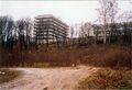 Blick über den Grüner Park an der Vacher Straße zur ehem. Kinderklinik, Nov. 1981