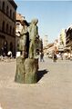 Der Dreiherrschaftbrunnen in der Fußgängerzone, April 1990