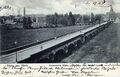 Vorgängerbrücke der heutigen Ludwigbrücke, im Hintergrund die Fürther Altstadt, gel. 1904