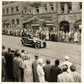 Erntedankfestzug in der Schwabacher Straße, 1957