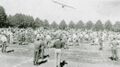 Geburtstagsfeier der 371st Fighter Group auf dem Sportplatz "Unterfürberg", 1945