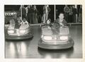 Fahrgeschäft „Autoscooter“ auf der Michaelis-Kirchweih Oktober 1973 mit <!--LINK'" 0:76--> Angehörigen