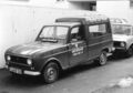 "Essen auf Rädern" Fahrzeug Renault R 4 Kombi stationiert am <!--LINK'" 0:66--> in Burgfarrnbach der <!--LINK'" 0:67--> im Februar 1978