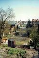 Blick aus der "Gartenkolonie Schlößla" auf das Gebäude <!--LINK'" 0:73-->, links, und die <!--LINK'" 0:74-->, rechts, im Hintergrund die Fürther Altstadt mit St. Michael, April 1992