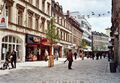 Blick in die <a class="mw-selflink selflink">Rudolf-Breitscheid-Straße</a> links mit <!--LINK'" 0:32--> und Gebäudezeile Rudolf-Breitscheid-Straße 1 / 3 / 5 / 7 <!--LINK'" 0:33--> bis zum <!--LINK'" 0:34--> in der fertig gepflasterten <!--LINK'" 0:35--> im Mai 2007