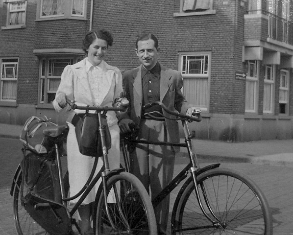 Datei:Elsbeth und Robert in Amsterdam.jpg