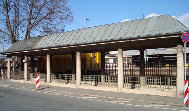 Kopfbau Sued Luisentunnel.JPG