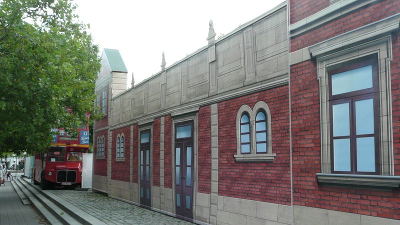 Datei:Ludwigsbahnhof 2010.10.jpeg