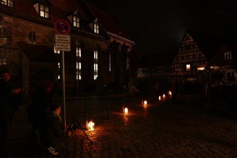 Datei:Glanzlichter 2019 Kirchenplatz W1.JPG