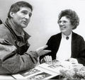 Freddy Quinn im Gespräch mit Marga Schadler, um 1980 <span class="smw-highlighter" data-type="8" data-state="inline" data-title="Hinweis" title="Urheber: unbekannt / RundfunkmuseumLizenz: CC BY-SA 3.0"><span class="smwtticon note"></span><span class="smwttcontent">Urheber: unbekannt / Rundfunkmuseum<br><br>Lizenz: CC BY-SA 3.0</span></span>