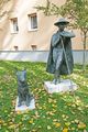 Freiplastik <i>"Schäfer mit Hund"</i>, Bronze, <a class="mw-selflink selflink">Gudrun Kunstmann</a>, <!--LINK'" 0:76--> am <!--LINK'" 0:77--> <span class="smw-highlighter" data-type="8" data-state="inline" data-title="Hinweis" title="Urheber: Web TrefoilLizenz: CC BY-SA 3.0"><span class="smwtticon note"></span><span class="smwttcontent">Urheber: <!--LINK'" 2:78--><br><br>Lizenz: CC BY-SA 3.0</span></span>