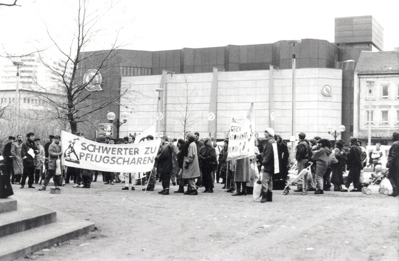 Datei:Demo Golf 1991 Fürth.jpg