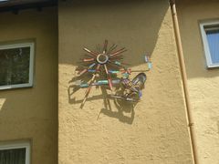 Komotauer Str. 18-24 Drahtplastik II.JPG