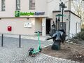 Die Bronzeplastik Gänsberg-Gänse von Heinz Heiber haben einen neuen Standort gefunden - hinter dem ... <span class="smw-highlighter" data-type="8" data-state="inline" data-title="Hinweis" title="Die Bronzeplastik Gänsberg-Gänse von Heinz Heiber haben einen neuen Standort gefunden - hinter dem Hotel Holiday Inn Express, März 2025Urheber: Kamran SalimiLizenz: CC BY-SA 4.0"><span class="smwtticon note"></span><span class="smwttcontent">Die Bronzeplastik Gänsberg-Gänse von Heinz Heiber haben einen neuen Standort gefunden - hinter dem Hotel Holiday Inn Express, März 2025<br>Urheber: <!--LINK'" 0:8--><br><br>Lizenz: CC BY-SA 4.0</span></span>