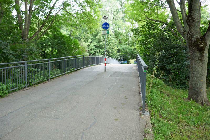 Datei:Friedhofsteg 08 2019 2.JPG