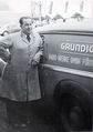 Hans Eisch vor einem Fahrzeug der Fa. Grundig, ca. 1950 <span class="smw-highlighter" data-type="8" data-state="inline" data-title="Hinweis" title="Urheber: unbekanntLizenz: CC BY-SA 3.0"><span class="smwtticon note"></span><span class="smwttcontent">Urheber: unbekannt<br><br>Lizenz: CC BY-SA 3.0</span></span>