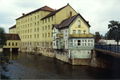 Foerstermühle mit Fischhäusla und Maxbrücke, ca. 1980 <span class="smw-highlighter" data-type="8" data-state="inline" data-title="Hinweis" title="Urheber: Hermann SteinmetzLizenz: CC BY-SA 3.0"><span class="smwtticon note"></span><span class="smwttcontent">Urheber: Hermann Steinmetz<br><br>Lizenz: CC BY-SA 3.0</span></span>