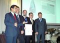 Siemens Geschäftsgebietsleiter Dr. Helmuth Ludwig (links) mit dem Qualitätspreis. Rechts Minister ... <span class="smw-highlighter" data-type="8" data-state="inline" data-title="Hinweis" title="Siemens Geschäftsgebietsleiter Dr. Helmuth Ludwig (links) mit dem Qualitätspreis. Rechts Minister Otto Wiesheu (2005)Urheber: Bayerisches Staatsministeriums für Wirtschaft, Infrastruktur, Verkehr und TechnologieLizenz: Copyright"><span class="smwtticon note"></span><span class="smwttcontent">Siemens Geschäftsgebietsleiter Dr. Helmuth Ludwig (links) mit dem Qualitätspreis. Rechts Minister Otto Wiesheu (2005)<br>Urheber: Bayerisches Staatsministeriums für Wirtschaft, Infrastruktur, Verkehr und Technologie<br><br>Lizenz: Copyright</span></span>