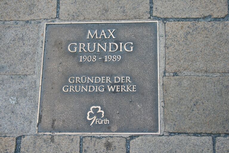 Ehrenweg Max Grundig.JPG