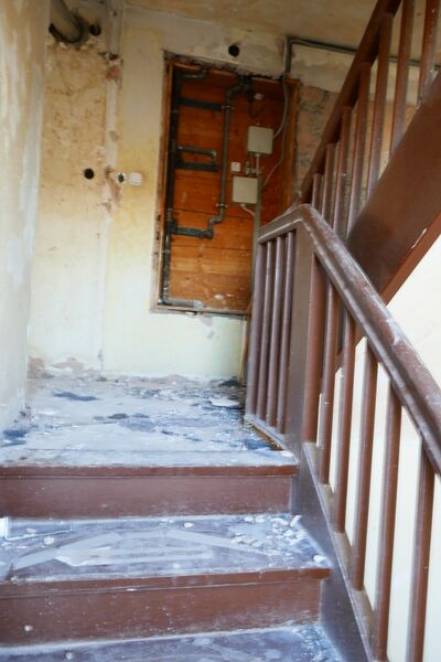 Datei:Treppe Zur Ringbahn.JPG