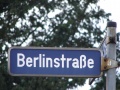 Straßenschild Berlinstraße <span class="smw-highlighter" data-type="8" data-state="inline" data-title="Hinweis" title="Urheber: BaringelLizenz: CC BY-SA 3.0"><span class="smwtticon note"></span><span class="smwttcontent">Urheber: <!--LINK'" 2:103--><br><br><br>Lizenz: CC BY-SA 3.0</span></span>