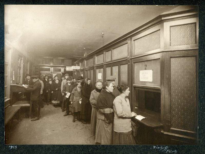 Datei:Innenansicht AOK 1925.jpeg