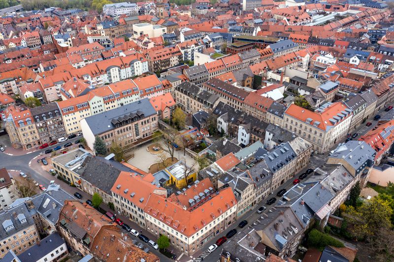 Datei:Rosenschule April 2019 1.jpg