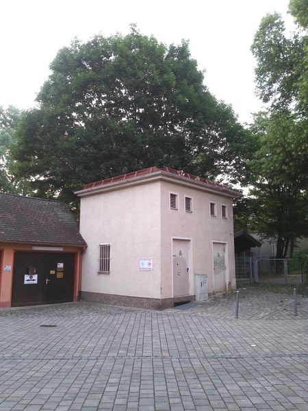 Datei:Schießplatz Trafostation.jpg