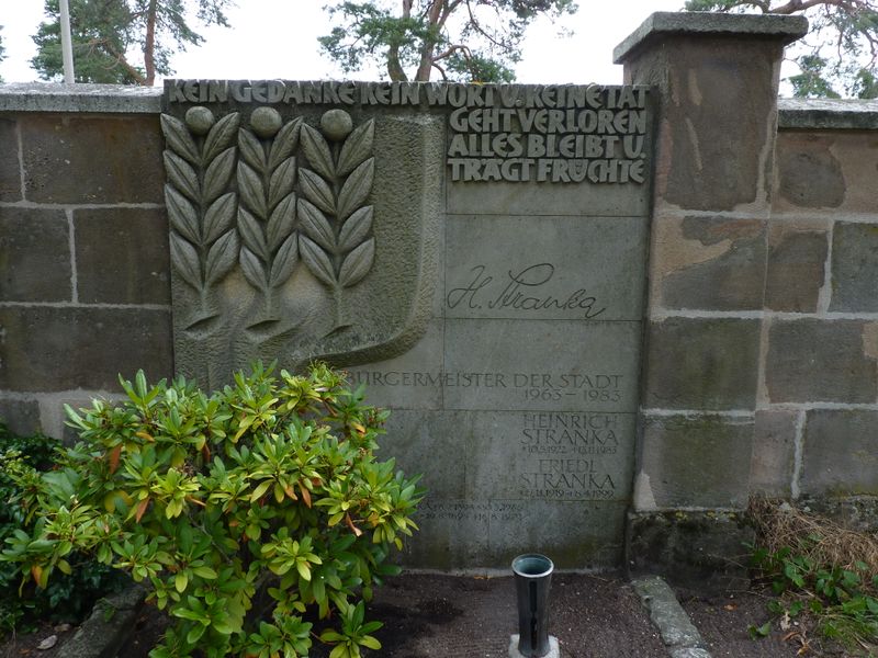 Datei:Grab Heinrich Stranka.JPG
