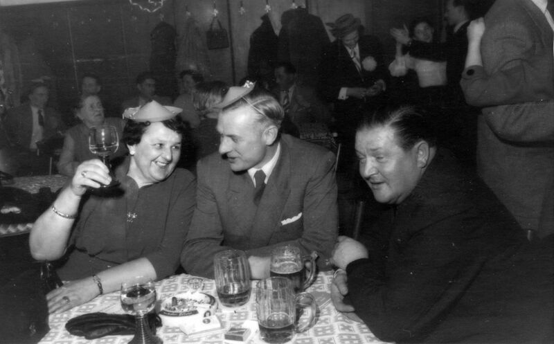 Datei:1956 Gifthütte Kappenabend.jpeg
