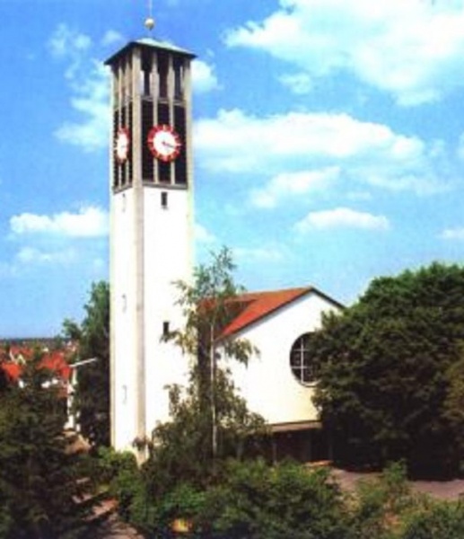 Datei:Christuskirche Stadeln.JPG