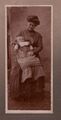 Junge Frau mit Kind 1910 <span class="smw-highlighter" data-type="8" data-state="inline" data-title="Hinweis" title="Urheber: Atelier KrehnLizenz: CC BY-SA 3.0"><span class="smwtticon note"></span><span class="smwttcontent">Urheber: Atelier Krehn<br>Lizenz: CC BY-SA 3.0</span></span>