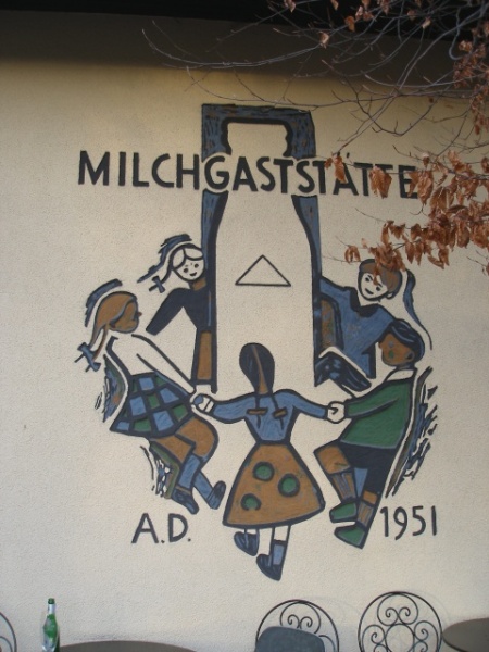 Datei:Stadtpark Milchgaststätte Sgraffito II.JPG