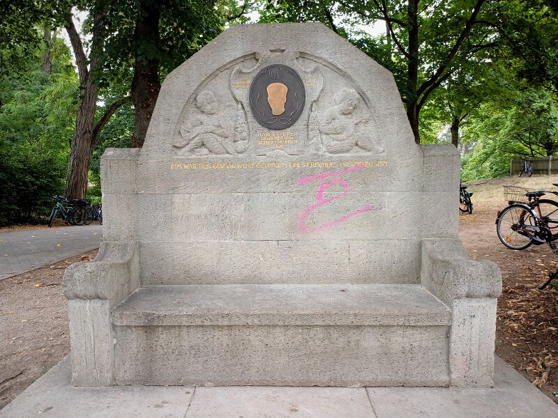 Datei:2025-07-24 Pfeifferbank (2).jpg