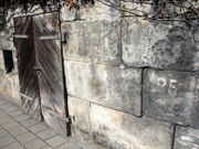 Fuchsstraße 54 Luftschutzzeichen.JPG