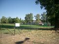Der verlassene Fußballplatz im Jahr 2003. <span class="smw-highlighter" data-type="8" data-state="inline" data-title="Hinweis" title="Urheber: Bernd JesussekLizenz: CC BY-SA 3.0"><span class="smwtticon note"></span><span class="smwttcontent">Urheber: <!--LINK'" 0:375--><br><br>Lizenz: CC BY-SA 3.0</span></span>