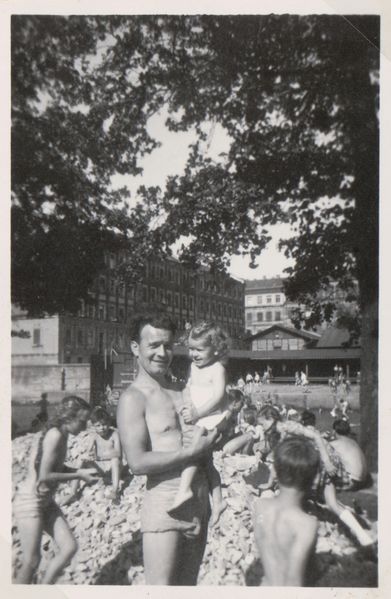 Datei:Flußbad 1951 (1).JPG