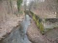 Farrnbach mit Ufermauern unterhalb der Regelsbacher Brücke, Februar 2017 <span class="smw-highlighter" data-type="8" data-state="inline" data-title="Hinweis" title="Urheber: aquilexLizenz: CC BY-SA 3.0"><span class="smwtticon note"></span><span class="smwttcontent">Urheber: aquilex<br><br>Lizenz: CC BY-SA 3.0</span></span>
