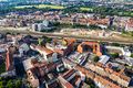 Blick über die Leyher- und Kaiserstraße in der Südstadt, im Hintergrund das Baufeld entlang der ... <span class="smw-highlighter" data-type="8" data-state="inline" data-title="Hinweis" title="Blick über die Leyher- und Kaiserstraße in der Südstadt, im Hintergrund das Baufeld entlang der Gebhardtstraße, Juni 2020Urheber: Kamran SalimiLizenz: CC BY-SA 3.0"><span class="smwtticon note"></span><span class="smwttcontent">Blick über die Leyher- und Kaiserstraße in der Südstadt, im Hintergrund das Baufeld entlang der Gebhardtstraße, Juni 2020<br>Urheber: <!--LINK'" 0:12--><br><br>Lizenz: CC BY-SA 3.0</span></span>