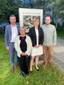Leitungswechsel im Rundfunkmuseum: Karin Heinzler (zweite von links) übernimmt von Jana Stadelbauer ... <span class="smw-highlighter" data-type="8" data-state="inline" data-title="Hinweis" title="Leitungswechsel im Rundfunkmuseum: Karin Heinzler (zweite von links) übernimmt von Jana Stadelbauer die Leitung des Museums. Mit im Bild Dr. Benedikt Döhla (Leiter Referat IV) und Stadtrat Felix Geismann, Sept. 2023Urheber: Willi Ebersberger, BMPALizenz: CC BY-SA 3.0"><span class="smwtticon note"></span><span class="smwttcontent">Leitungswechsel im Rundfunkmuseum: Karin Heinzler (zweite von links) übernimmt von Jana Stadelbauer die Leitung des Museums. Mit im Bild Dr. Benedikt Döhla (Leiter Referat IV) und Stadtrat Felix Geismann, Sept. 2023<br>Urheber: Willi Ebersberger, BMPA<br><br>Lizenz: CC BY-SA 3.0</span></span>