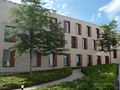 Rückfront des Erweiterungsbaus, von der Fichtenstraße aus gesehen <span class="smw-highlighter" data-type="8" data-state="inline" data-title="Hinweis" title="Urheber: AquilexLizenz: CC BY-SA 3.0"><span class="smwtticon note"></span><span class="smwttcontent">Urheber: Aquilex<br><br>Lizenz: CC BY-SA 3.0</span></span>