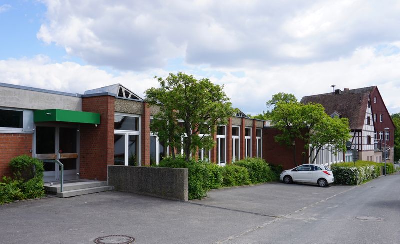 Datei:Unterfarrnbach Schule 2.JPG