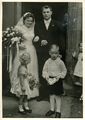 Hochzeit von <a class="mw-selflink selflink">Karl Mai</a> im Oktober 1954 <span class="smw-highlighter" data-type="8" data-state="inline" data-title="Hinweis" title="Urheber: Benutzer:HaifischliLizenz: CC BY-SA 3.0"><span class="smwtticon note"></span><span class="smwttcontent">Urheber: <!--LINK'" 2:17--><br><br>Lizenz: CC BY-SA 3.0</span></span>