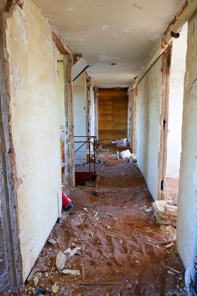 Datei:Innenraum 5 Zur Ringbahn.JPG