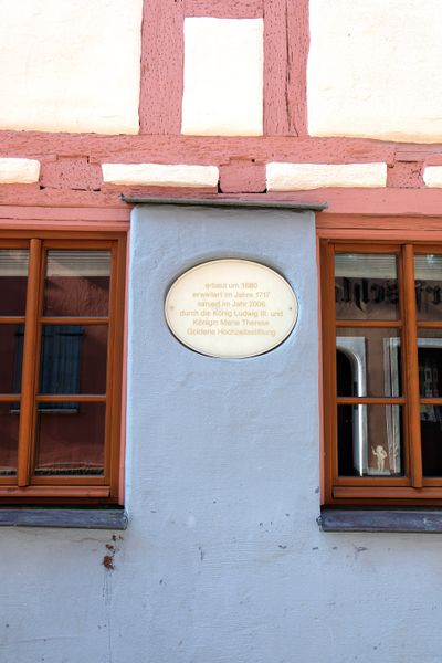 Datei:Helmplatz 8 2018 1.jpg