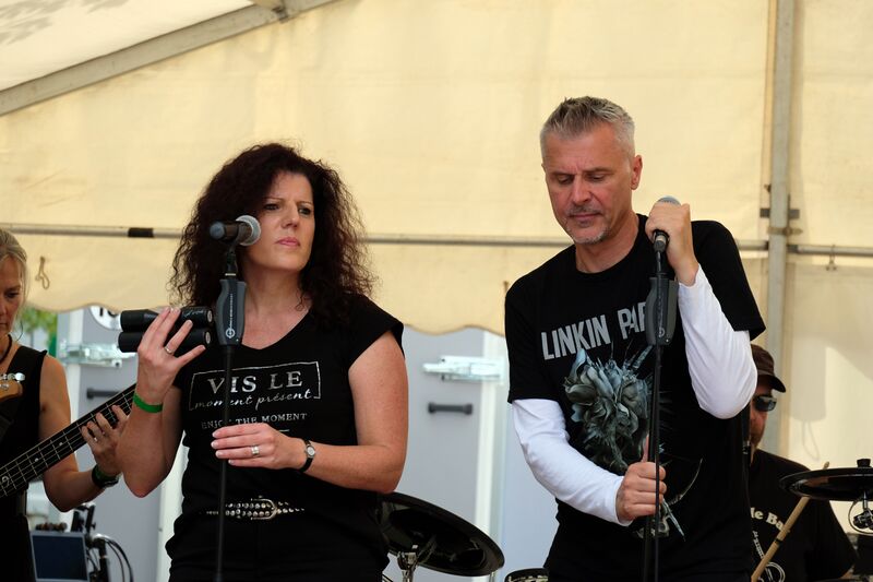 Datei:6 Feet Four 6.jpg