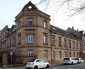 Dambacher Straße 1, Ecke Karolinenstraße, Feb. 2024 <span class="smw-highlighter" data-type="8" data-state="inline" data-title="Hinweis" title="Urheber: Marcel PekarekLizenz: CC BY-NC 3.0"><span class="smwtticon note"></span><span class="smwttcontent">Urheber: Marcel Pekarek<br><br>Lizenz: CC BY-NC 3.0</span></span>