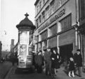 Straßenszene Dez. 1949 <a class="mw-selflink selflink">Schwabacher Straße 11</a> <!--LINK'" 0:66--> <span class="smw-highlighter" data-type="8" data-state="inline" data-title="Hinweis" title="Urheber: unbekanntLizenz: CC BY-SA 3.0"><span class="smwtticon note"></span><span class="smwttcontent">Urheber: unbekannt<br><br>Lizenz: CC BY-SA 3.0</span></span>