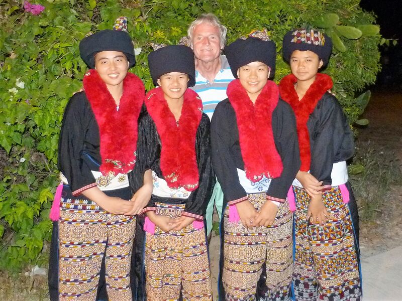 Datei:Nehemia Team 2.JPG