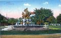 Kunstbrunnen (Centaurenbrunnen) am Bahnhofplatz, Ansichtskarte von 1915 <span class="smw-highlighter" data-type="8" data-state="inline" data-title="Hinweis" title="Urheber: unbekanntLizenz: CC BY-SA 3.0"><span class="smwtticon note"></span><span class="smwttcontent">Urheber: unbekannt<br><br><br>Lizenz: CC BY-SA 3.0</span></span>